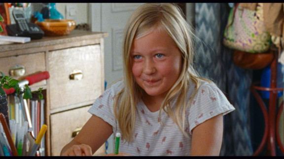 AMANDA 02h08min37 c Nord Ouest FIlms